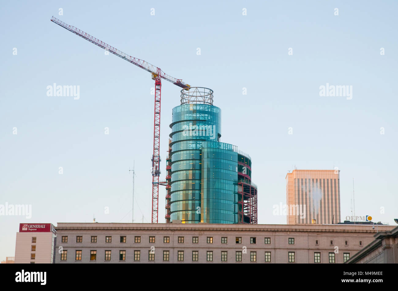 Titania Turm und Picasso Turm von Nuevos Ministerios. AZCA, Madrid, Spanien. Stockfoto