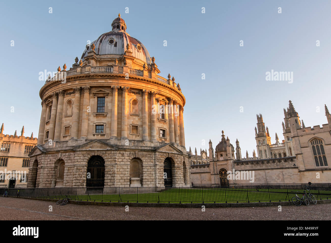 Radcliffe Camera bei Sonnenaufgang, Universität Oxford, Oxfordshire, England Stockfoto