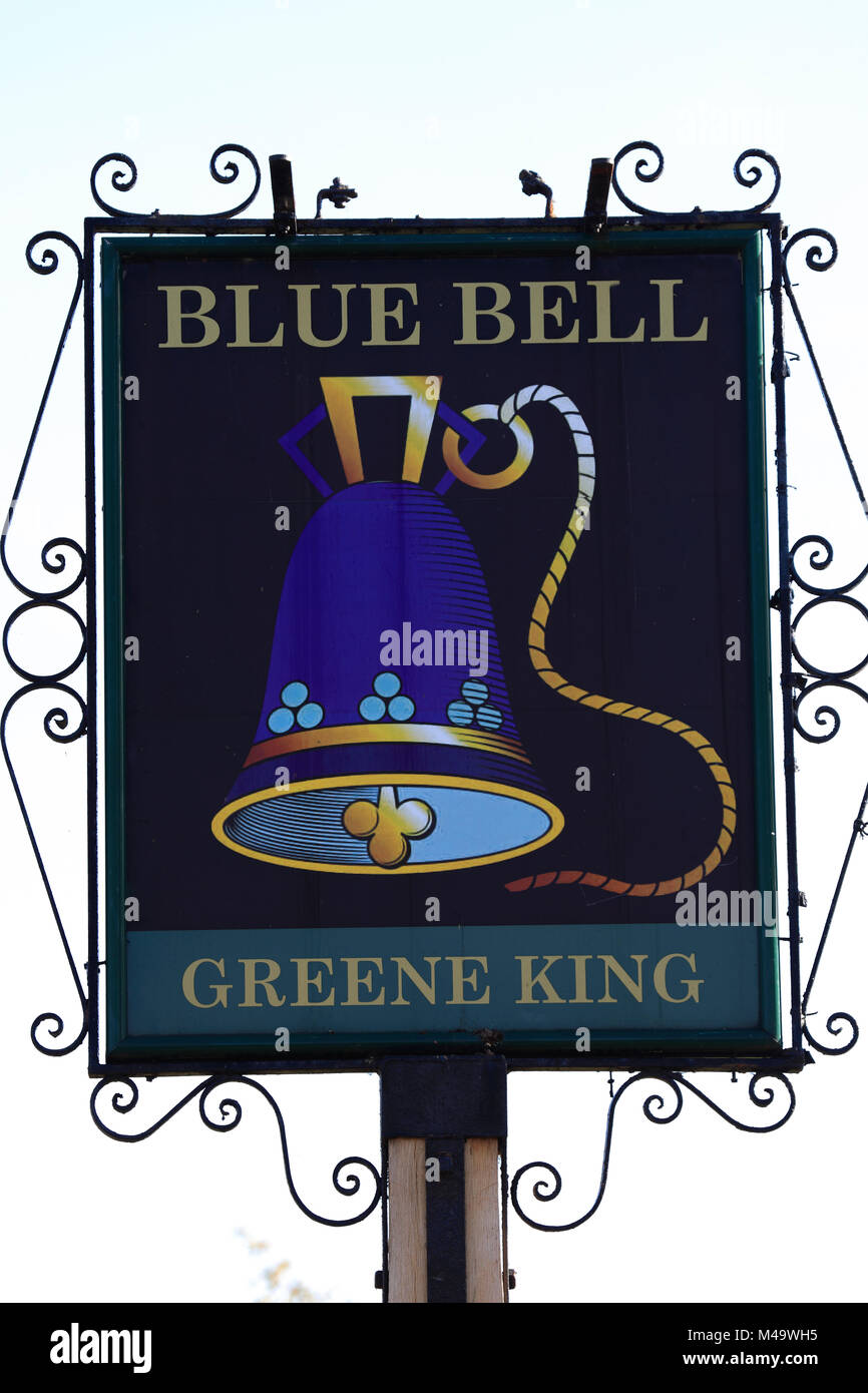 Die blaue Glocke pub Schild, Glinton Dorf, Cambridgeshire, England, Großbritannien Stockfoto
