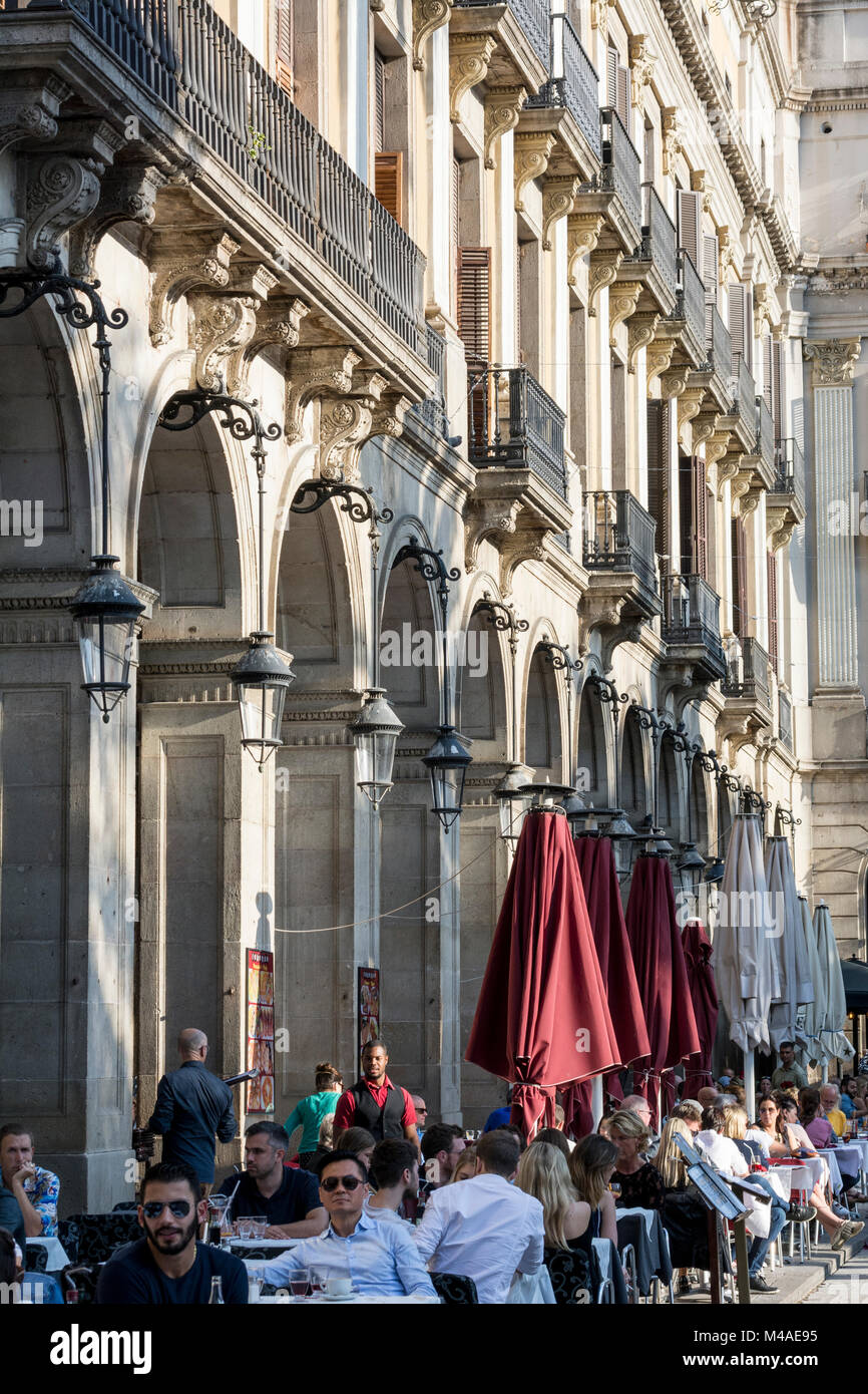 Barcelona Plaza wichtigen im Stadtzentrum mit Straßencafés