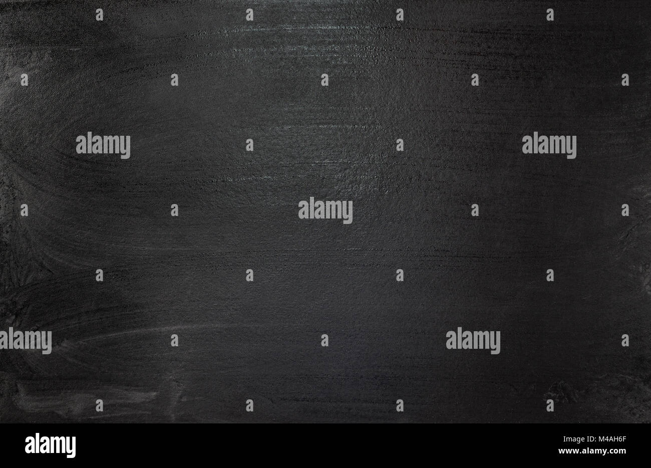 Blackboard Hintergrund. Nass- und wischte Schiefertafel Textur. Stockfoto