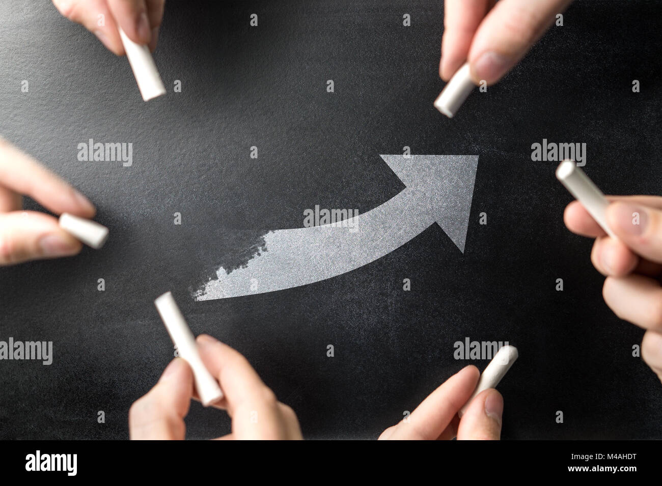 Erfolgreiche Teamarbeit, produktive Innovation Prozess- und Entwicklungskonzept. Gemeinsames Ziel. Die Zusammenarbeit in der Wirtschaft oder in der Schule. Stockfoto