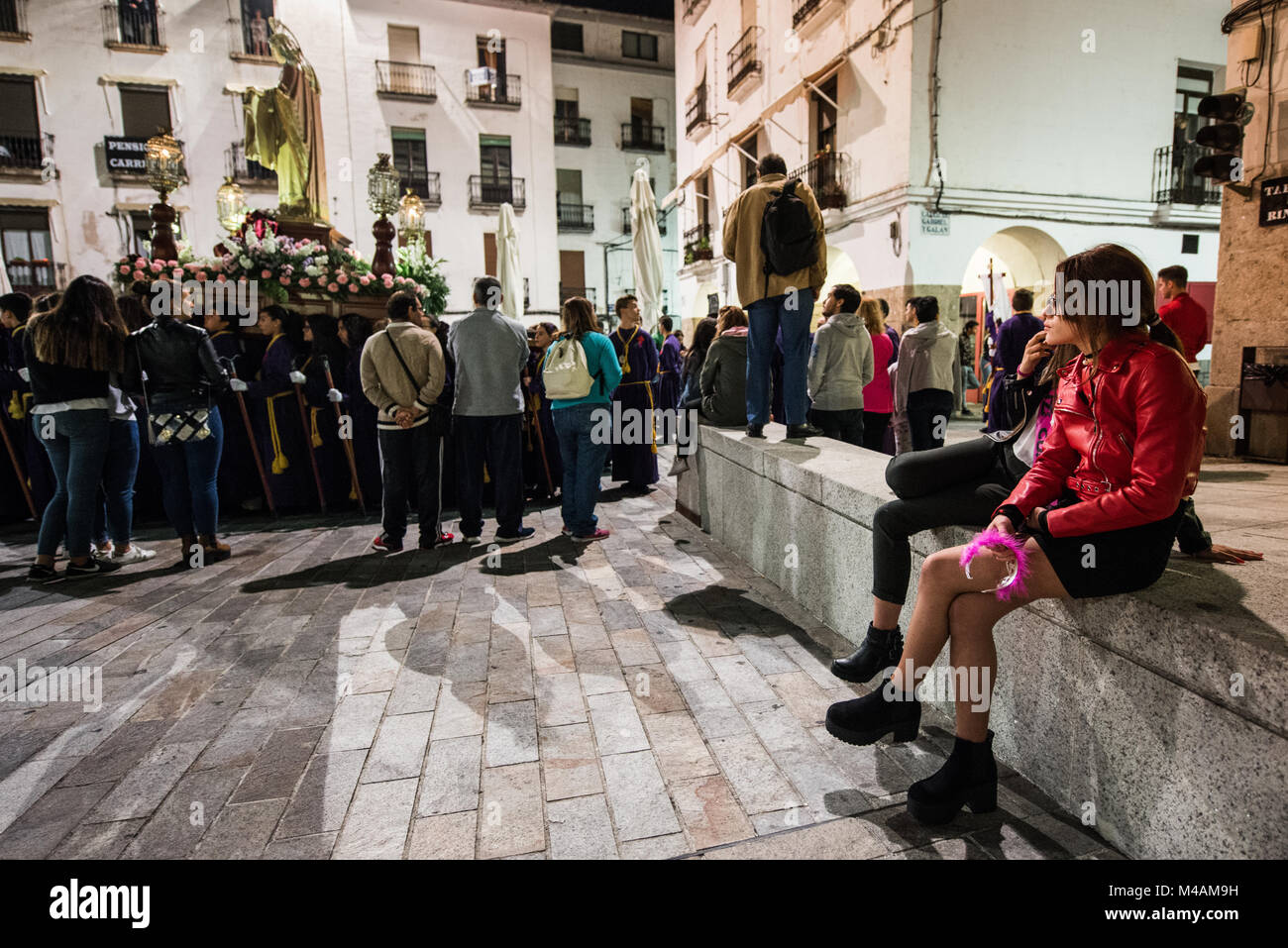 Die päpstlichen und königlichen Bruderschaft Unseres Herrn Jesus von Nazareth und der Muttergottes der Barmherzigkeit in Cáceres. Stockfoto