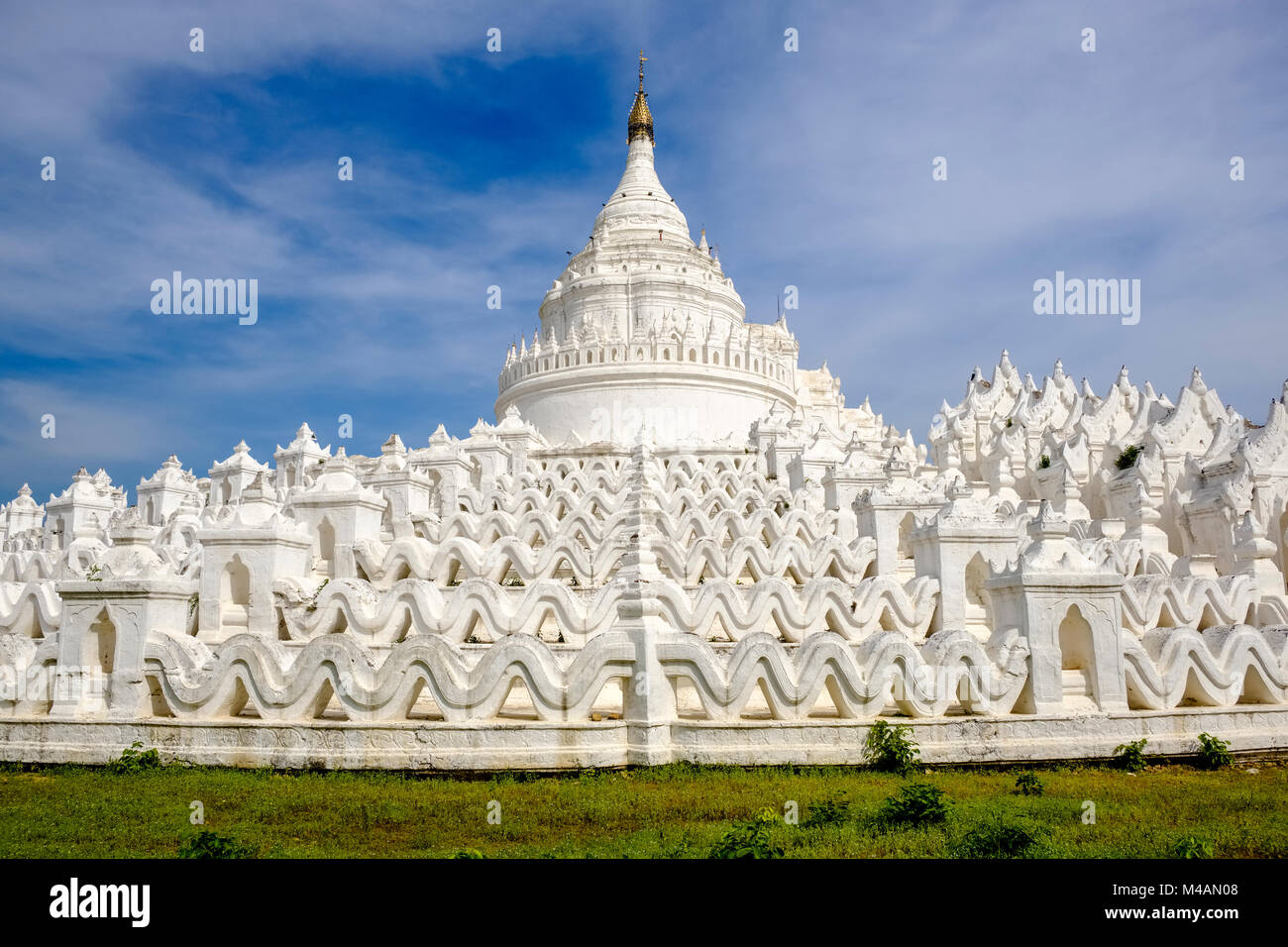 Das weiße Gebäude Strukturen der Hsinbyume Pagode in Mingun Paya Stockfoto