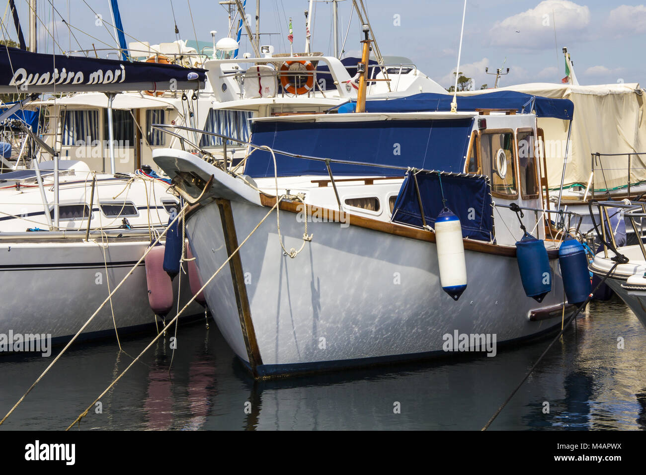 Die kleine touristische Hafen Marina - Sardinien Stockfoto