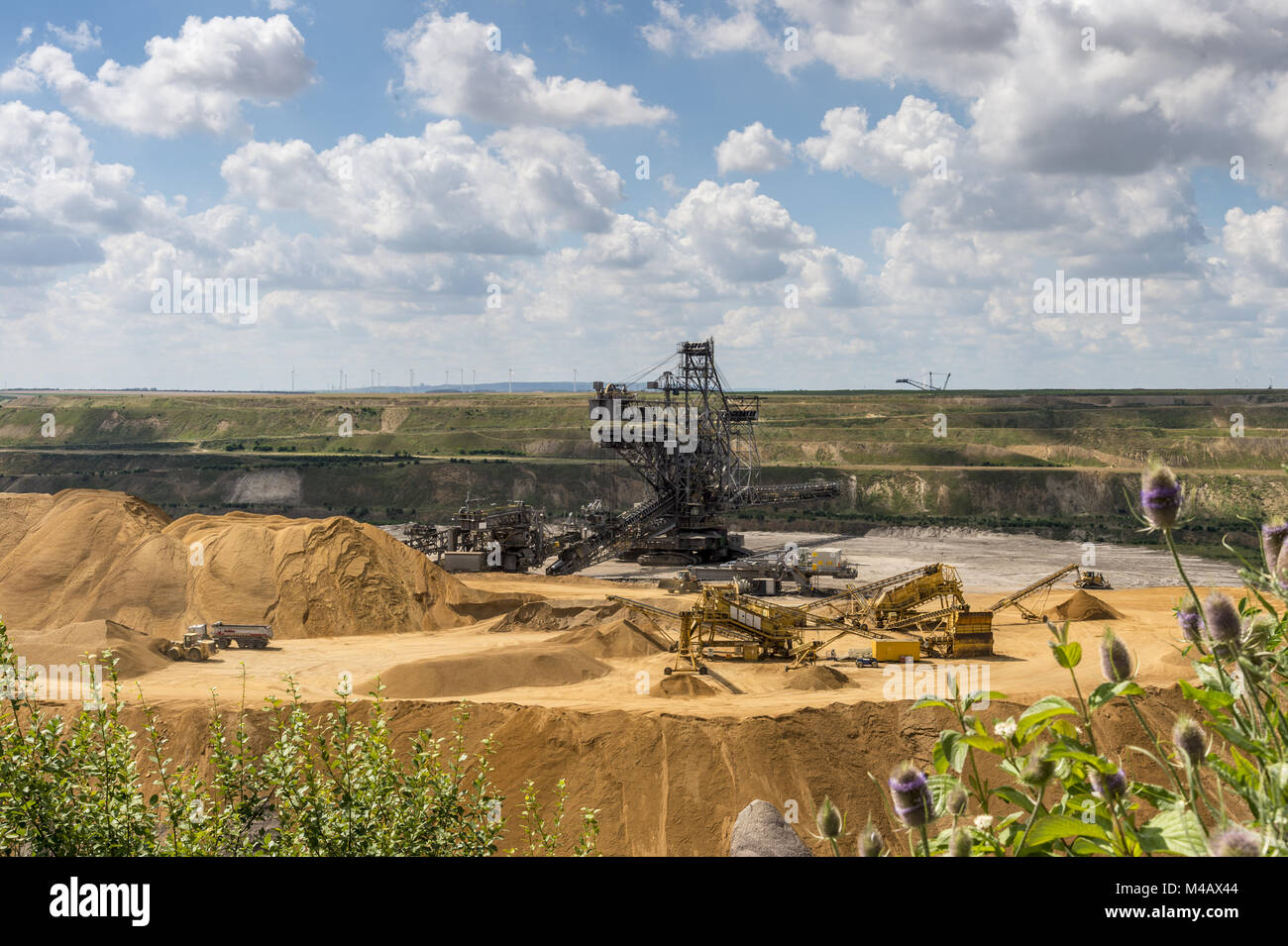 Kies Lagerung am Rand des Tagebaus Garzweiler Stockfoto