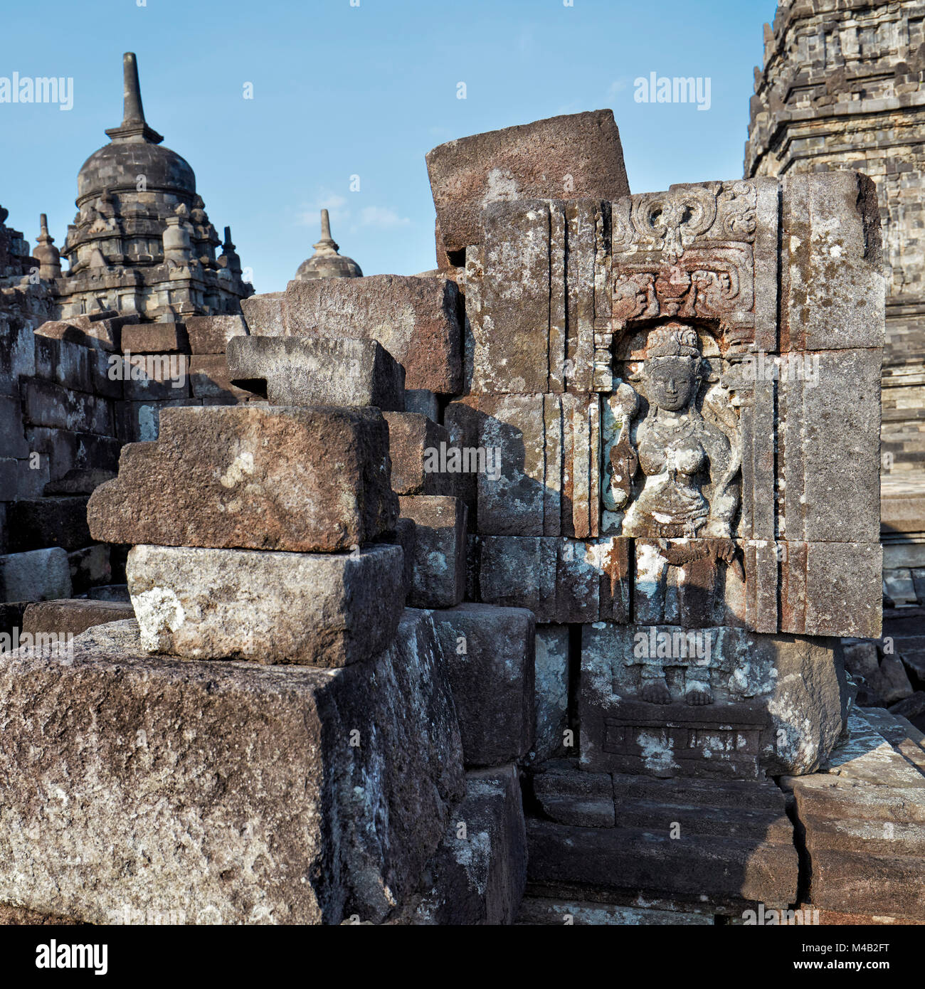 Bas-Relief in Sewu Buddhistischen Tempelanlagen. Spezielle Region Yogyakarta, Java, Indonesien. Stockfoto