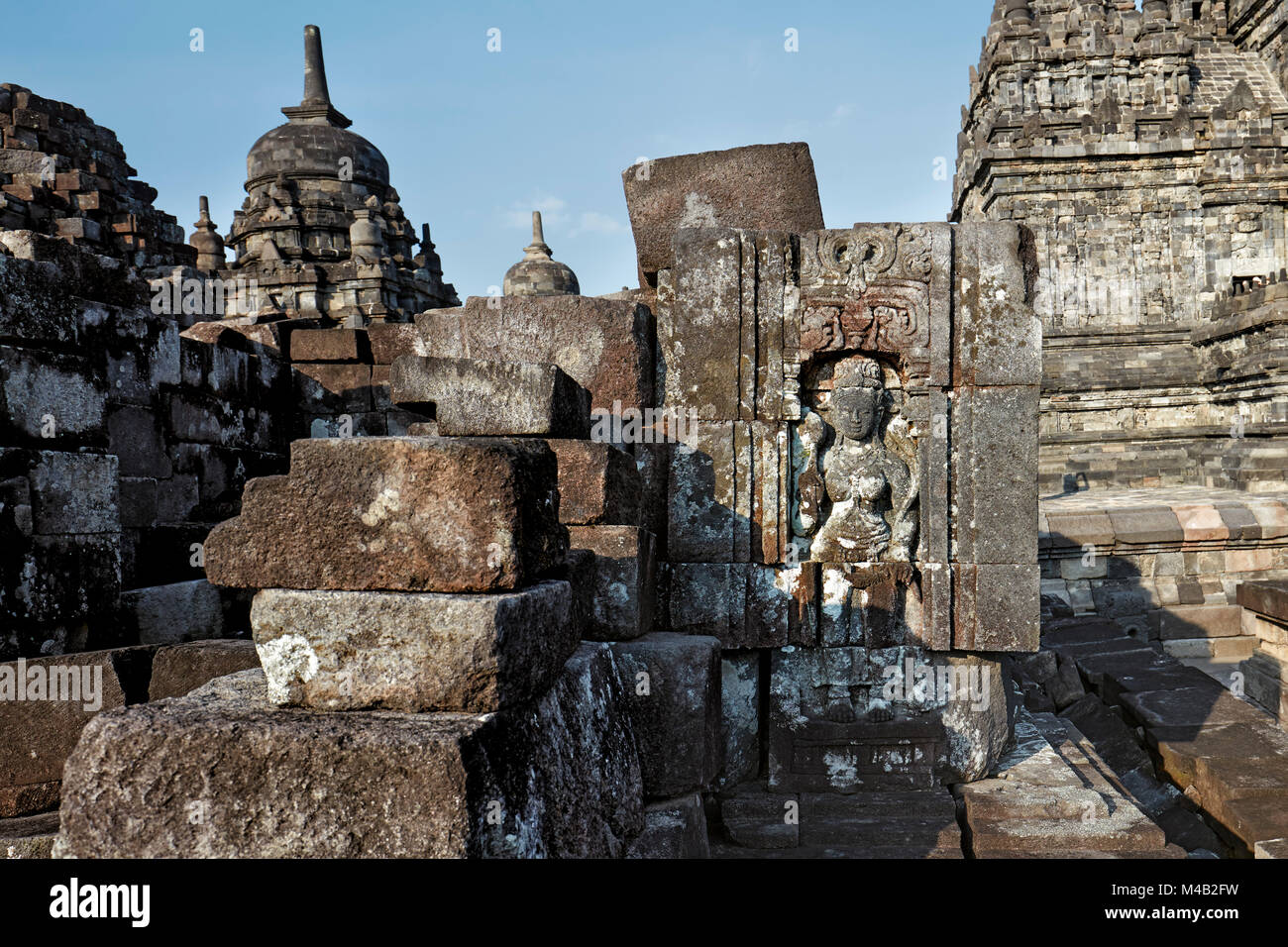 Bas-Relief in Sewu Buddhistischen Tempelanlagen. Spezielle Region Yogyakarta, Java, Indonesien. Stockfoto