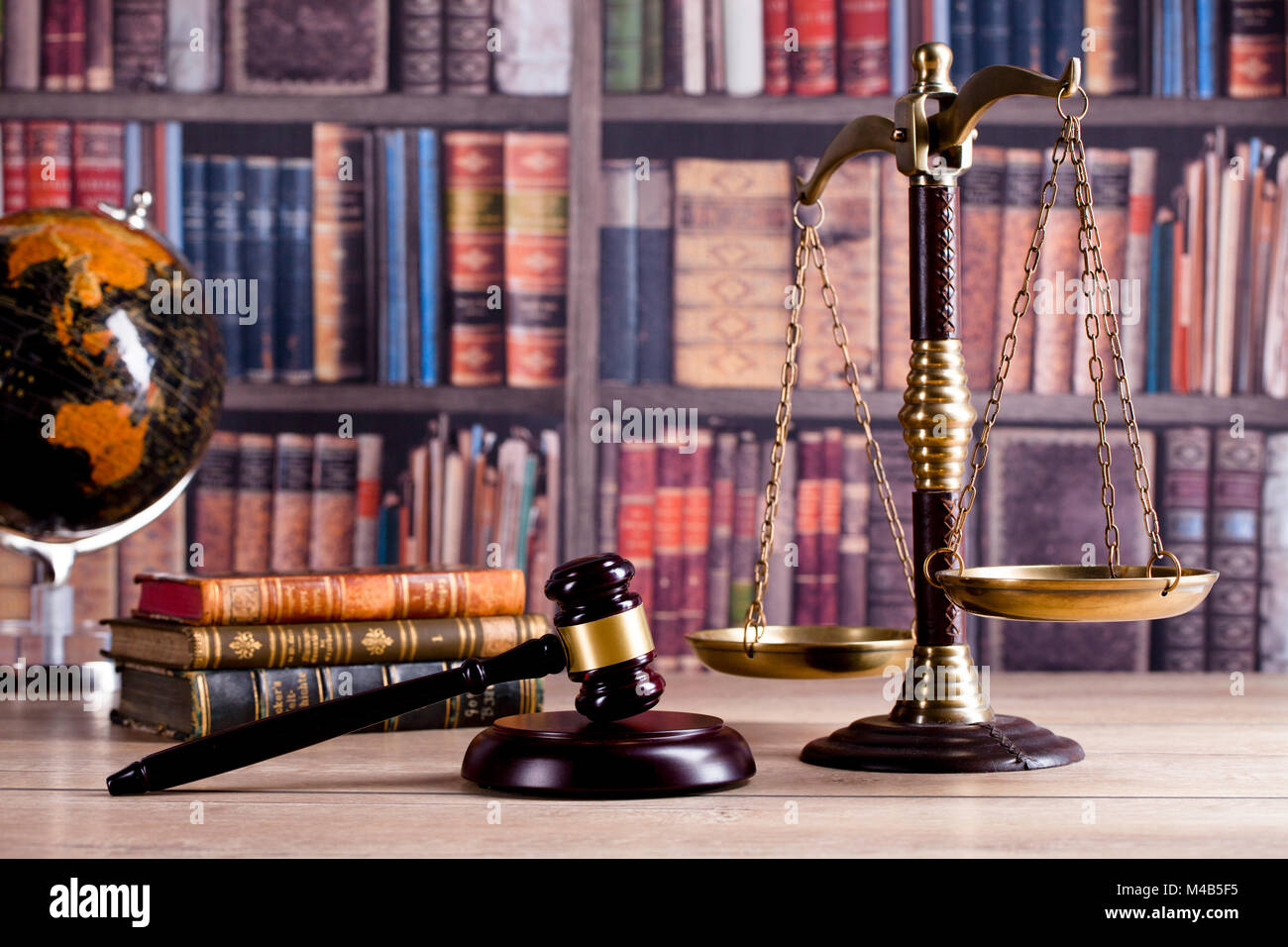 Recht und Gerechtigkeit Konzept. Recht und Gerechtigkeit Symbole Komposition. Juristische Büro. Stockfoto