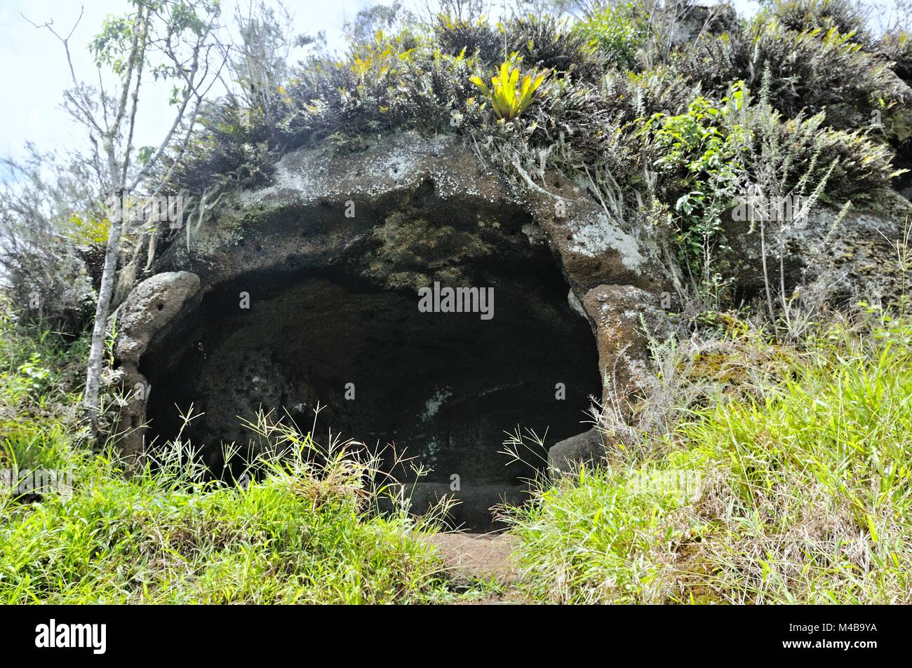 Aus dem Felsen gehauenen Höhle Insel Floreana Galapagos Inseln Ecuador Stockfoto