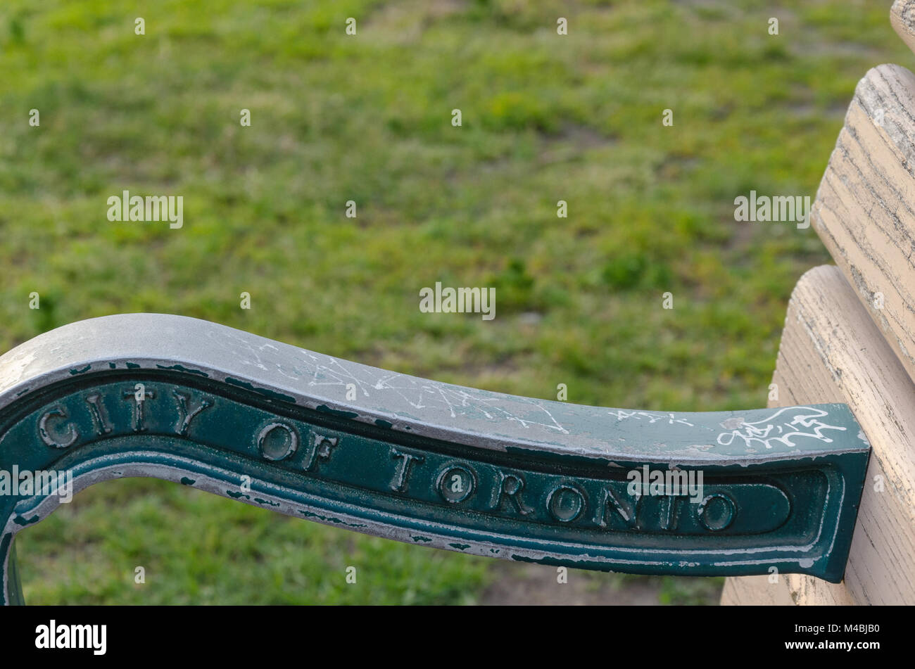 Detail einer Parkbank an der Riverdale Park Stockfoto
