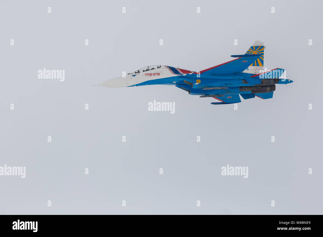 Kämpfer Suchoi Su-27 in Airshow russische Ritter. Stockfoto