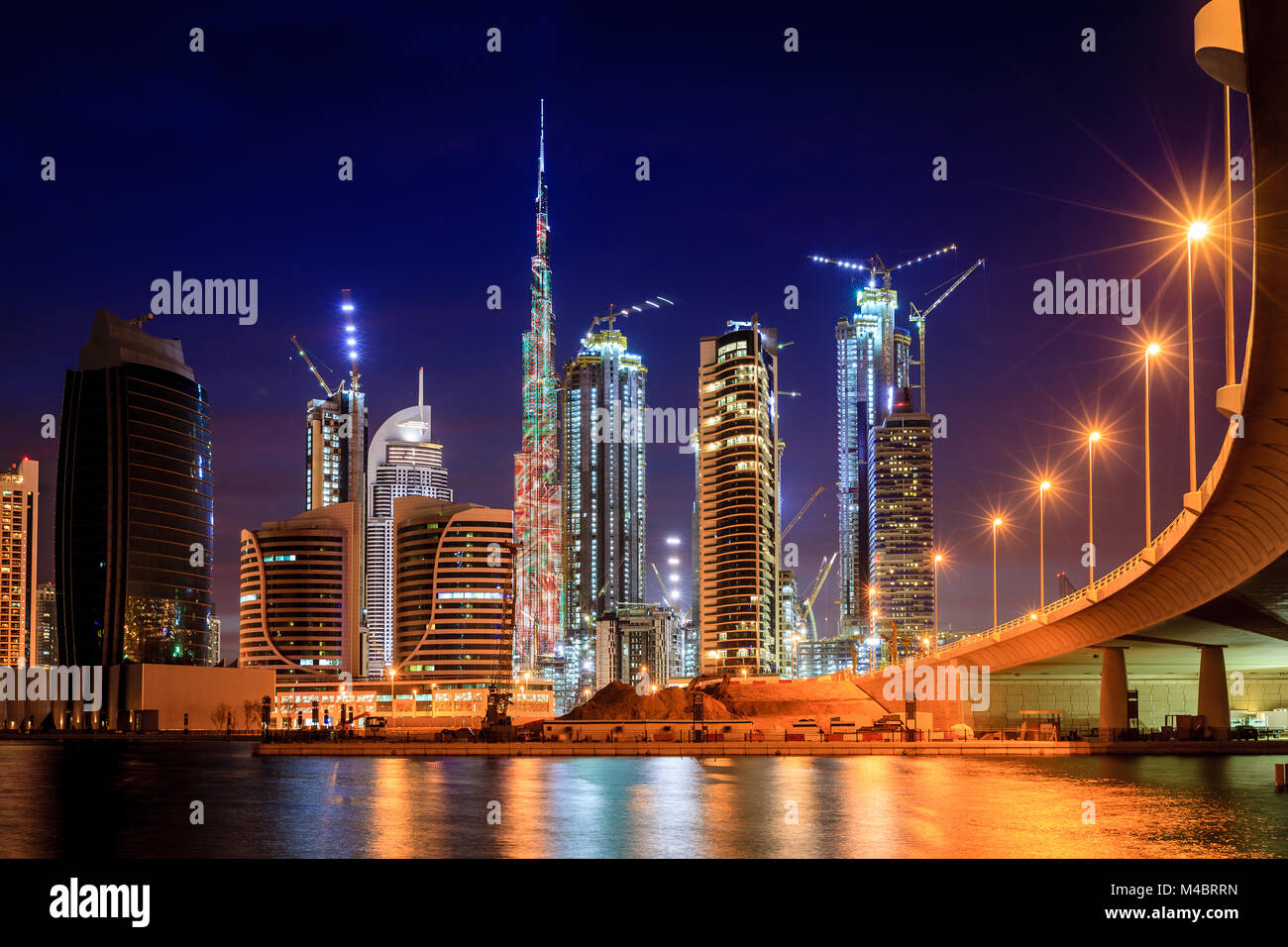 Blick auf Dubai Downtown Skyline bei Nacht Stockfoto