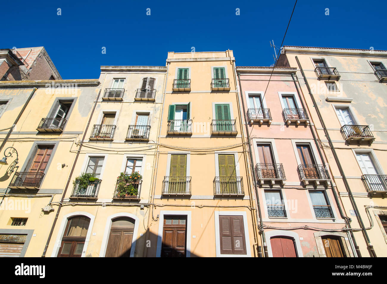 Alte Häuser in der Altstadt von Cagliari, Sardinien, Italien Stockfoto