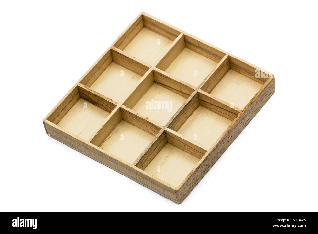 Holzkiste für Kleinteile, isoliert auf weißem Hintergrund Stockfoto