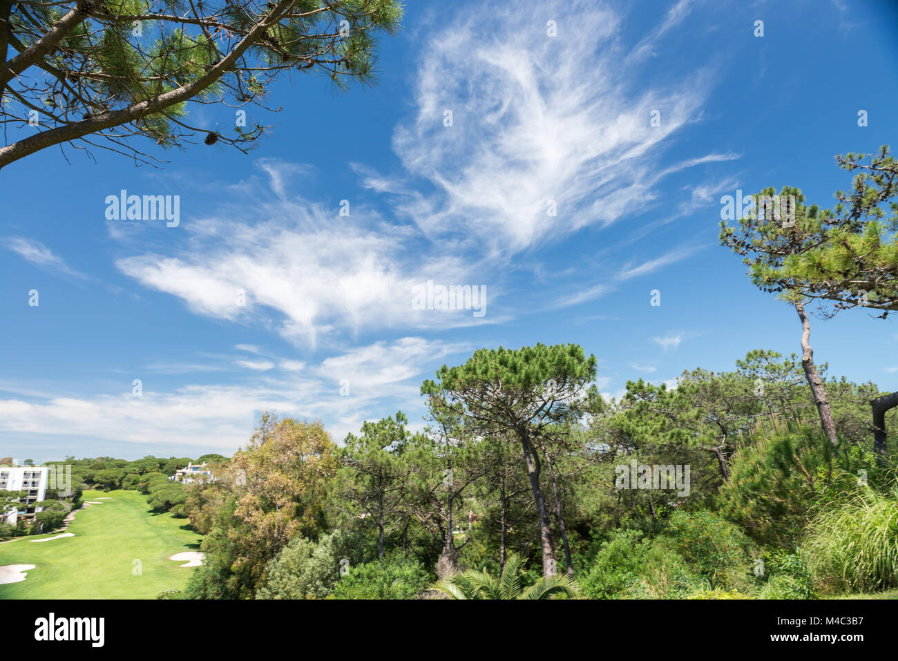 Wolken im Tal (Vale do Lobo, Algarve Stockfoto