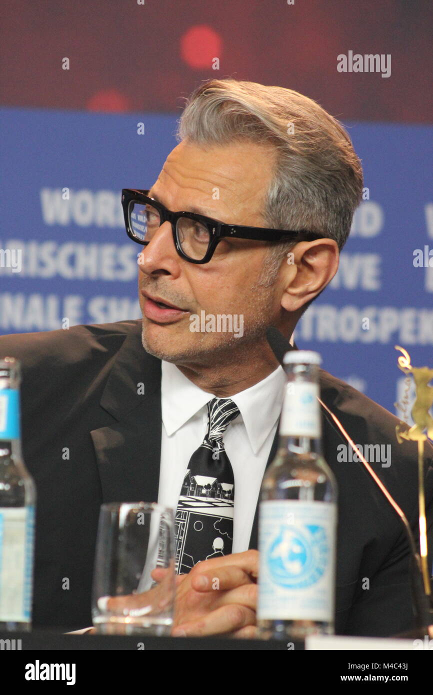 Berlin, Deutschland. 15 Feb, 2018. Pressekonferenz im Grand Hyatt Hotel in Berlin/Deutschland für "Isle of Dogs" (Film) durch die 68. Berlinale (International Film Festival). Mit: Wes Anderson, Tilda Swinton, Bryan Cranston, Koyu Rankin, Liev Schreiber, Greta Gerwig, Bill Murray, Jeff Goldblum, Bob Balaban, Courtney B. Vance, Kunichi Nomura, Wo: Berlin/Deutschland, Wann: 15. Februar 2018. Credit: Tahsin Ogan/Alamy leben Nachrichten Stockfoto