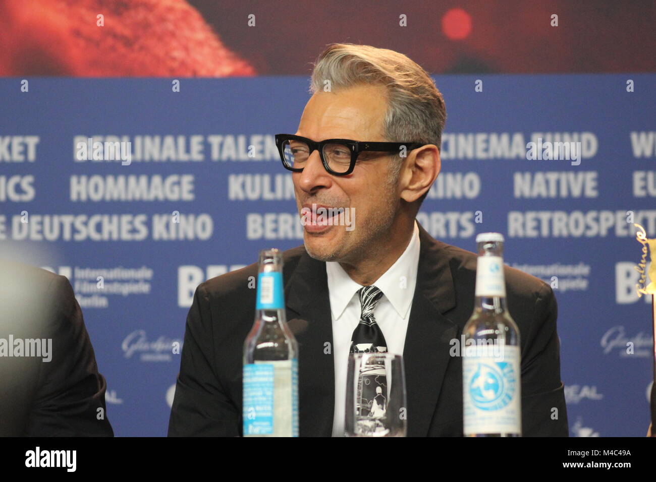 Berlin, Deutschland. 15 Feb, 2018. Pressekonferenz im Grand Hyatt Hotel in Berlin/Deutschland für "Isle of Dogs" (Film) durch die 68. Berlinale (International Film Festival). Mit: Wes Anderson, Tilda Swinton, Bryan Cranston, Koyu Rankin, Liev Schreiber, Greta Gerwig, Bill Murray, Jeff Goldblum, Bob Balaban, Courtney B. Vance, Kunichi Nomura, Wo: Berlin/Deutschland, Wann: 15. Februar 2018. Credit: Tahsin Ogan/Alamy leben Nachrichten Stockfoto