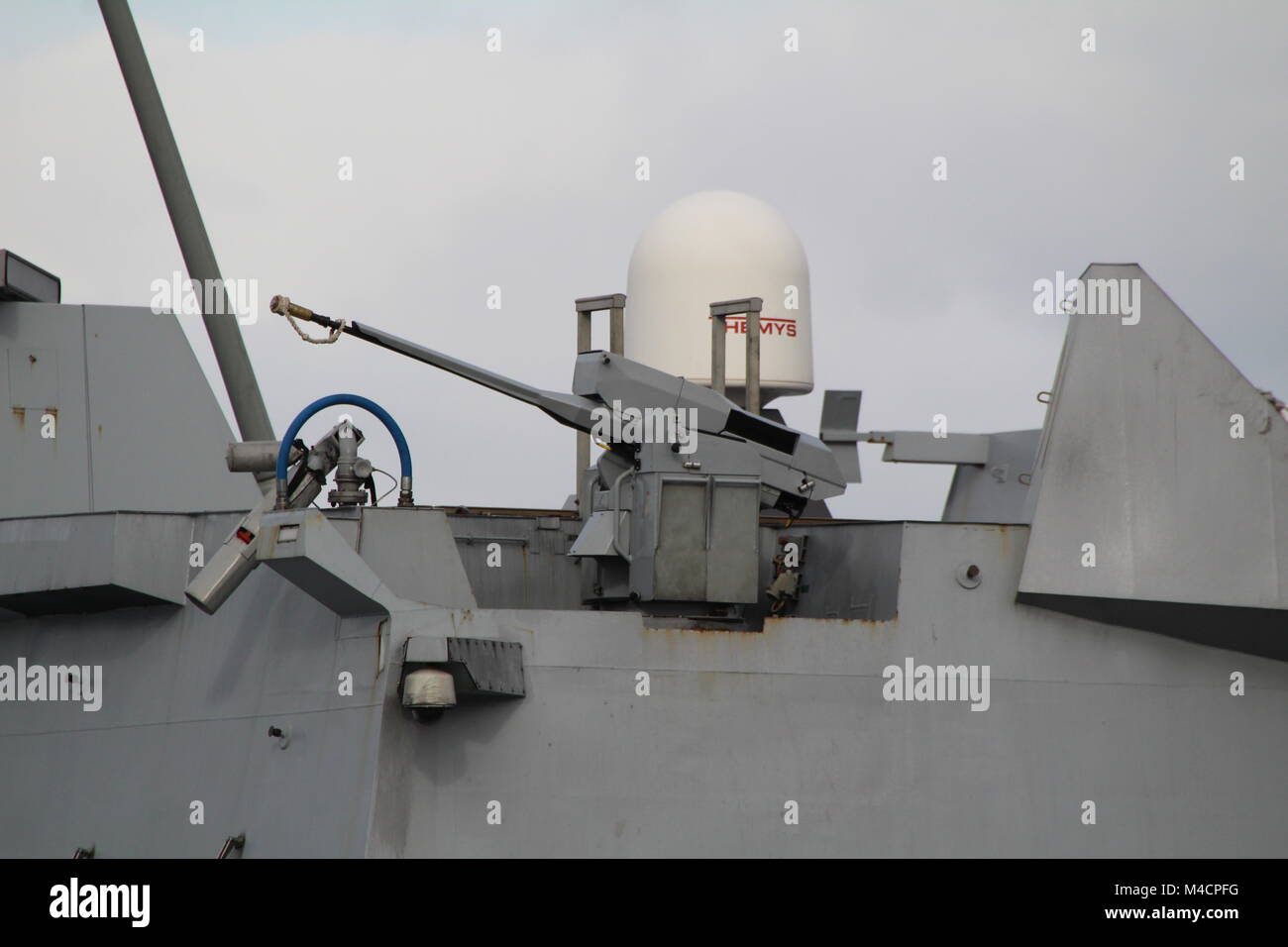 Ein nexter Narwhal 20 mm CIWS, an Bord von FS Provence (D652) der Französischen Marine, als sie Greenock bei Ihrer Ankunft Pässe für Übung gemeinsame Krieger 17-2. Stockfoto