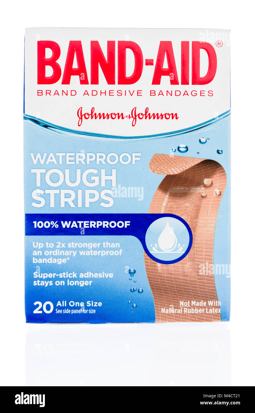 Winneconne, WI - 7. Februar 2018: Ein Feld von Band Aid wasserdicht harten Streifen auf einem isolierten Hintergrund. Stockfoto