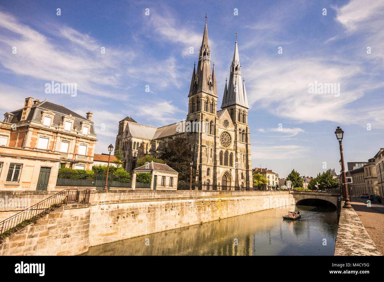 Notre-Dame-en-Vaux, eine Römisch-katholische Kirche in Châlons-en-Champagne, Frankreich. Ein Weltkulturerbe seit 1998 als Teil der Routen von Santiago de Com Stockfoto