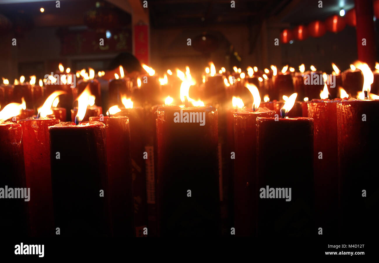 BANDUNG, Indonesien. Imlek Kerze in Vihara Dharma Ramsi, Cibadak, Schleifring Ibu aisyah Nr. 18, Bandung, Indonesien. Stockfoto