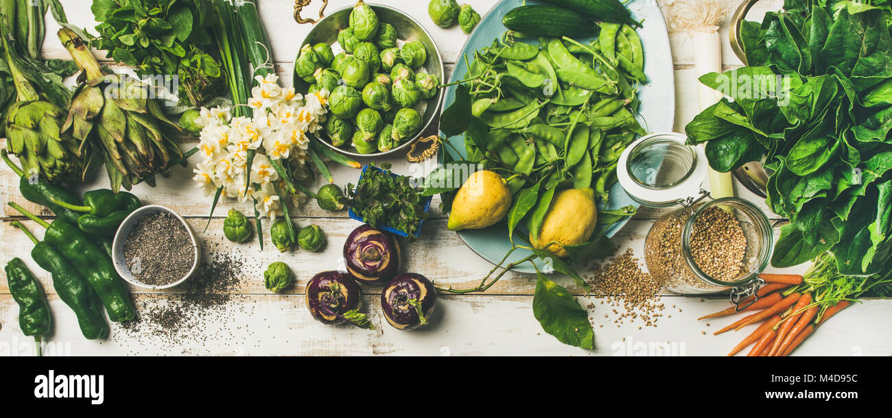 Frühjahr gesunde vegane Ernährung Zutaten zum Kochen, Ansicht von oben Stockfoto