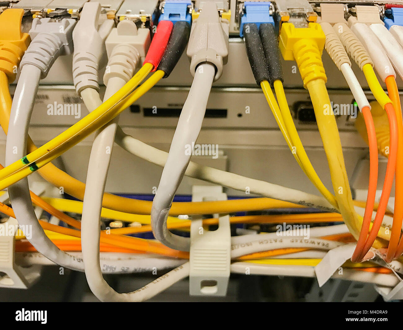 Netzwerk Switch Anschlüsse für Netzwerk Kabel RJ45 Stockfoto