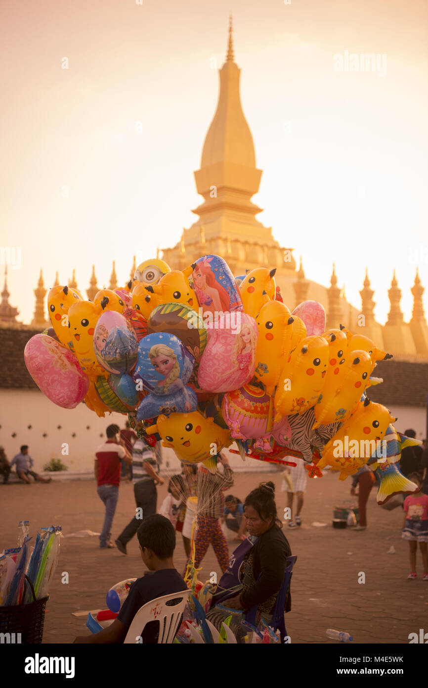 LAOS VIENTIANE Pha That Luang FESTIVAL MARKET Stockfoto