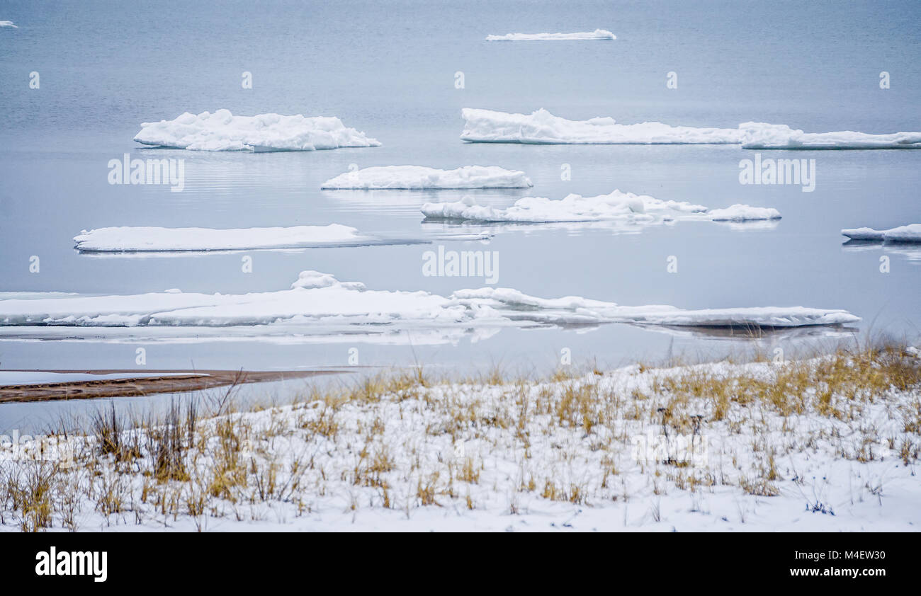 Gefrorene winter Szenen auf großen Seen Stockfoto