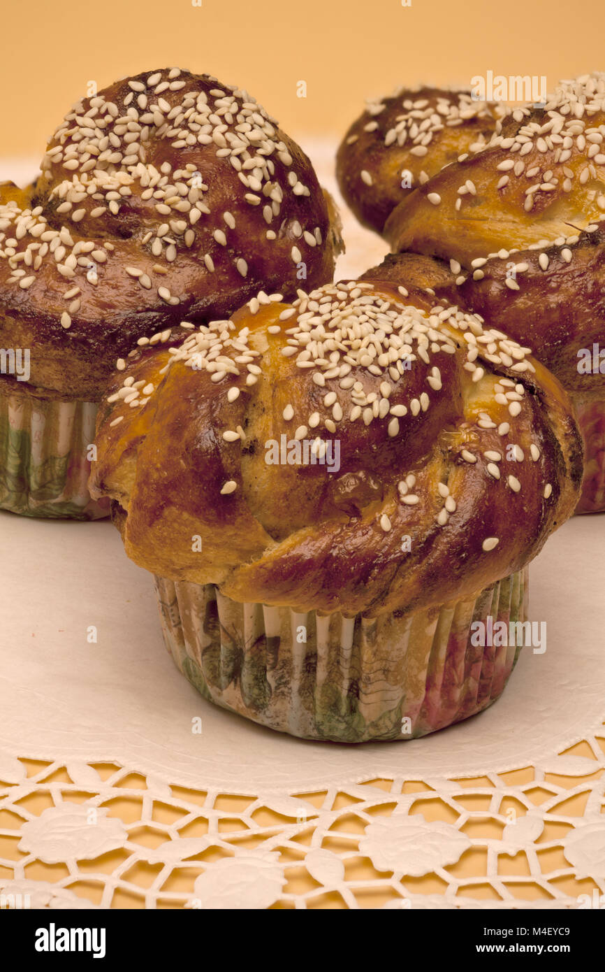 Kuchen mit Sesam Stockfoto