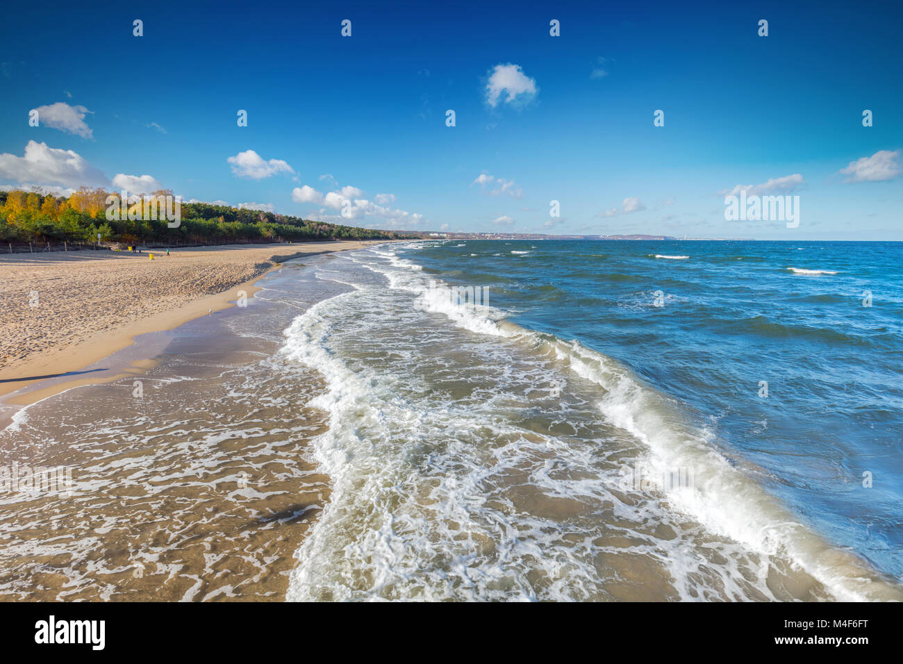 Wave Baltic Sea Pomerania Poland Fotos Und Bildmaterial In Hoher wave-baltic-sea-pomerania-poland-fotos-und-bildmaterial-in-hoher