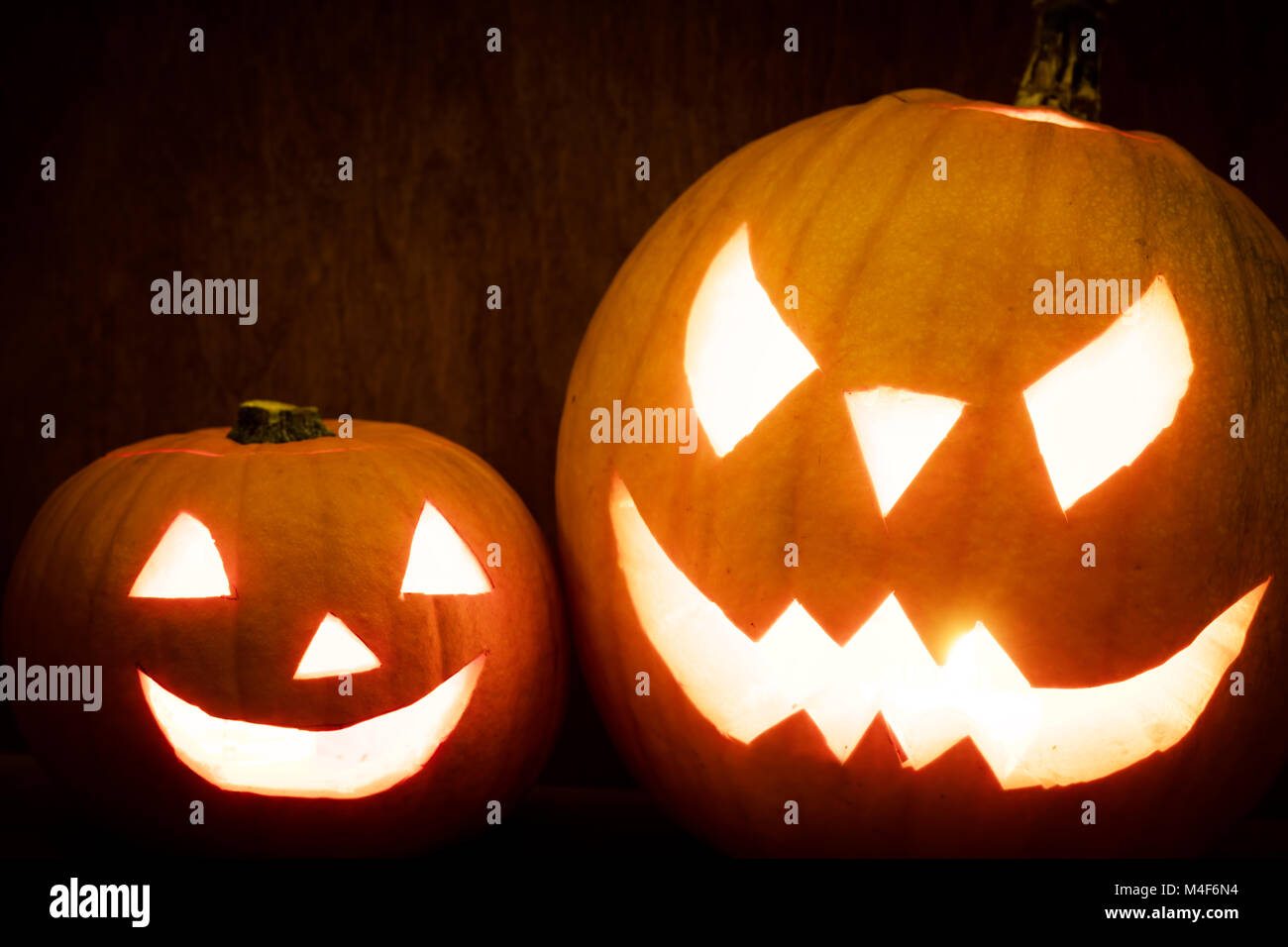 Halloween Kürbisse leuchten, Jack-o-Lantern Stockfoto