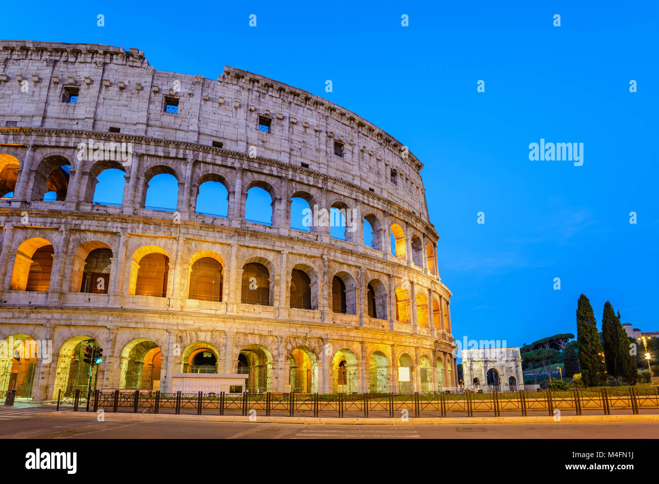 Kolosseum in Rom (Roma Kolosseum) in der Nacht, Rom, Italien Stockfoto