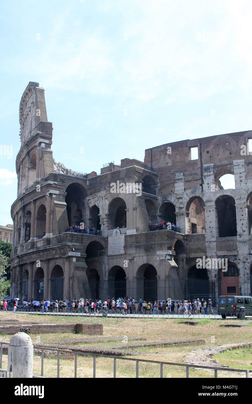 Blick auf Querschnitt Schicht Bestandteil einer Seite des Kolosseums, Rom, Italien. Stockfoto