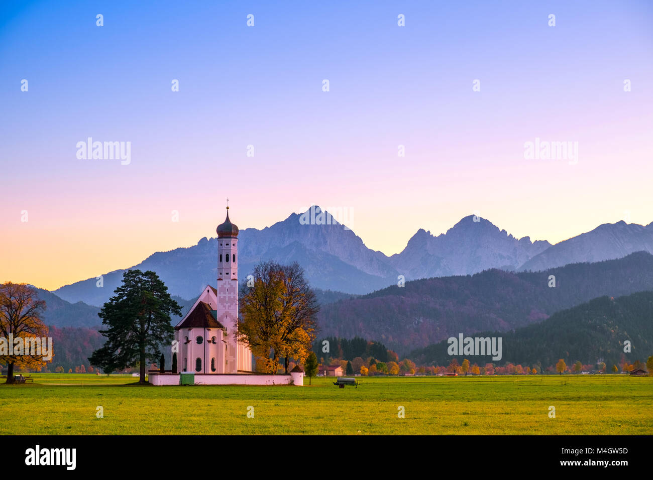 Schöne Aussicht St. Coloman Kirche in Oberbayern, Bayern, Deutschland Stockfoto