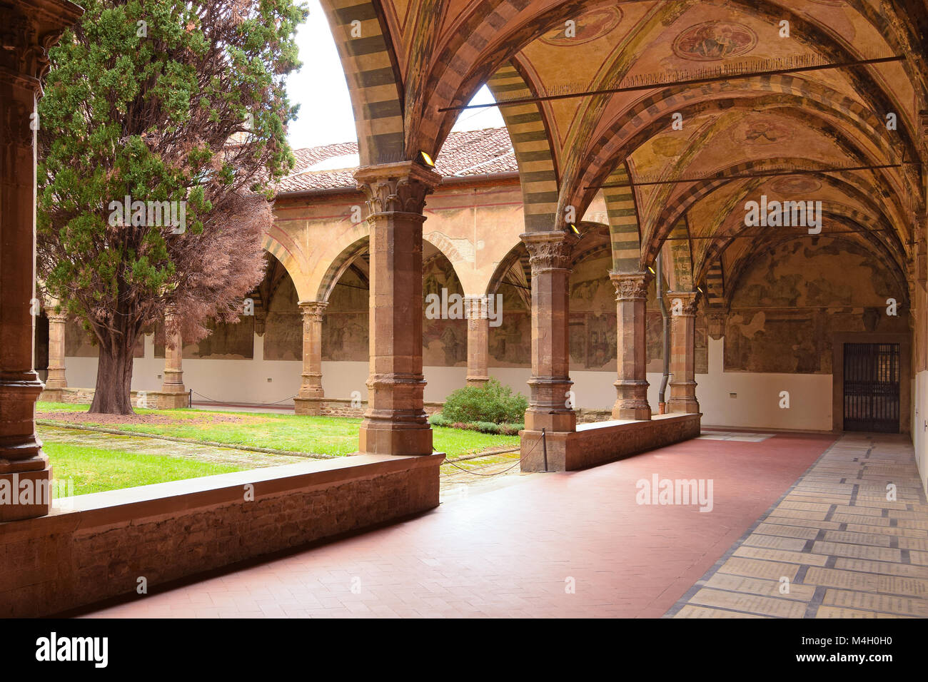 Florenz, Italien, 19. SEPTEMBER 2017: Klostergarten Santa Maria Novella in Florenz. Stockfoto