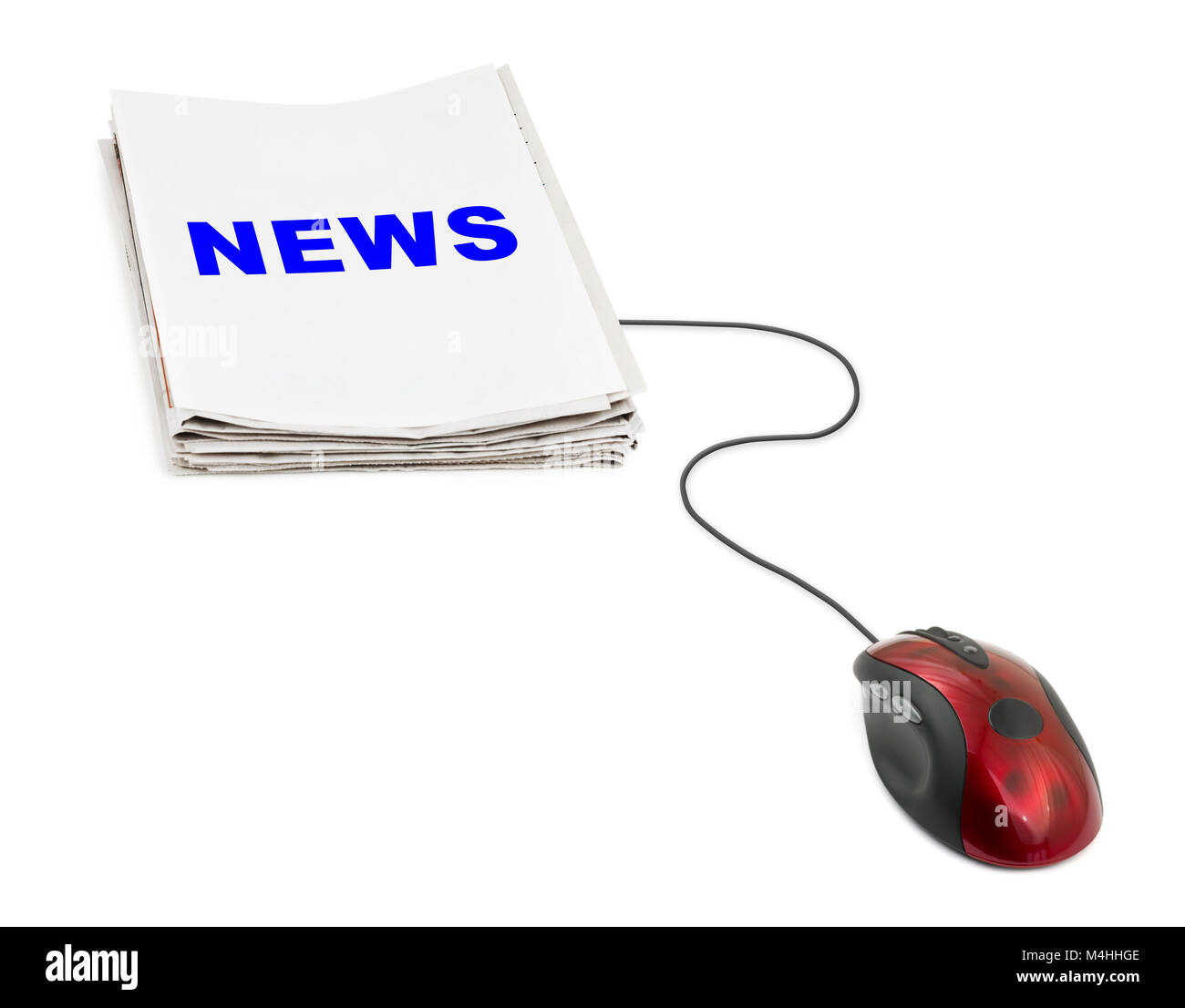 Stapel Zeitungen News und Computer-Maus Stockfoto