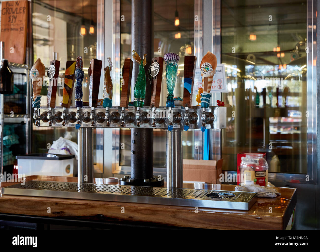 Tippen Sie auf Griffe am grossen Strand Brewing Co., Gulf Shores, Alabama Stockfoto