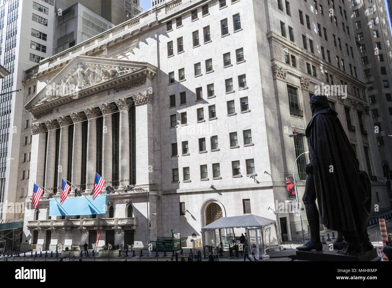 George Washington unter Beachtung der New York Stock Exchange Gebäude Stockfoto