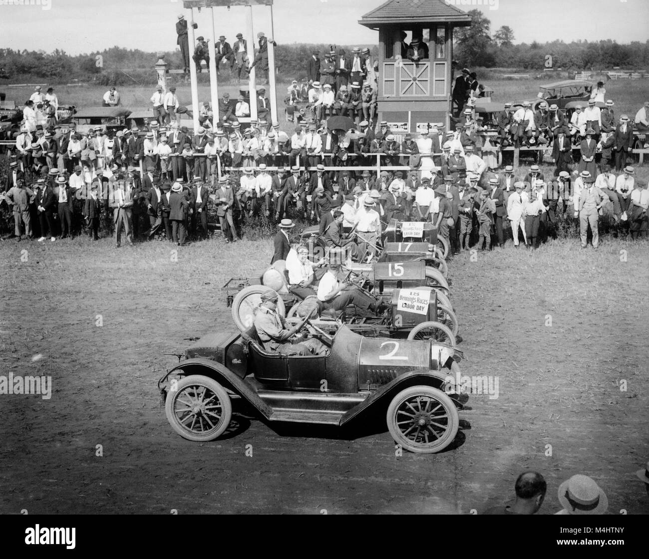 Motor sports, Rennwagen auf der Rennstrecke am Start, Ca. 1930er, 1930er Jahre, genaue Lage unbekannt, USA Stockfoto