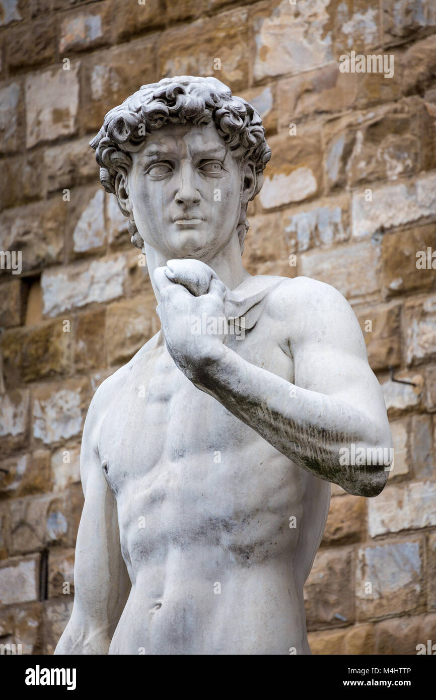 Marmor statue David von Michelangelo vor dem Palazzo Vecchio, Piazza della Signoria, Florenz, Italien Stockfoto