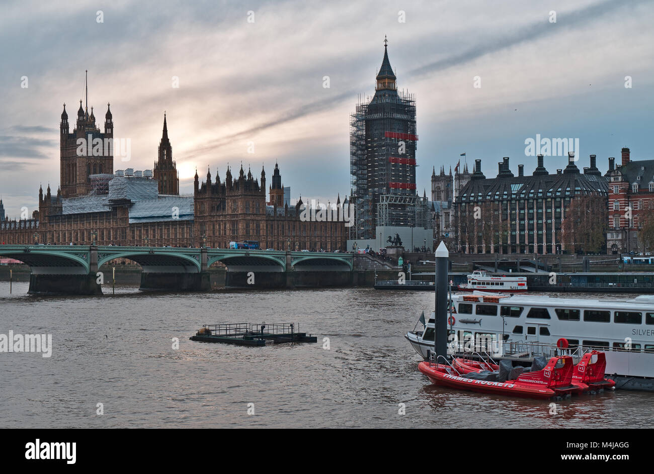 Blick auf die Westminster Palace und die Themse. London, Großbritannien Stockfoto