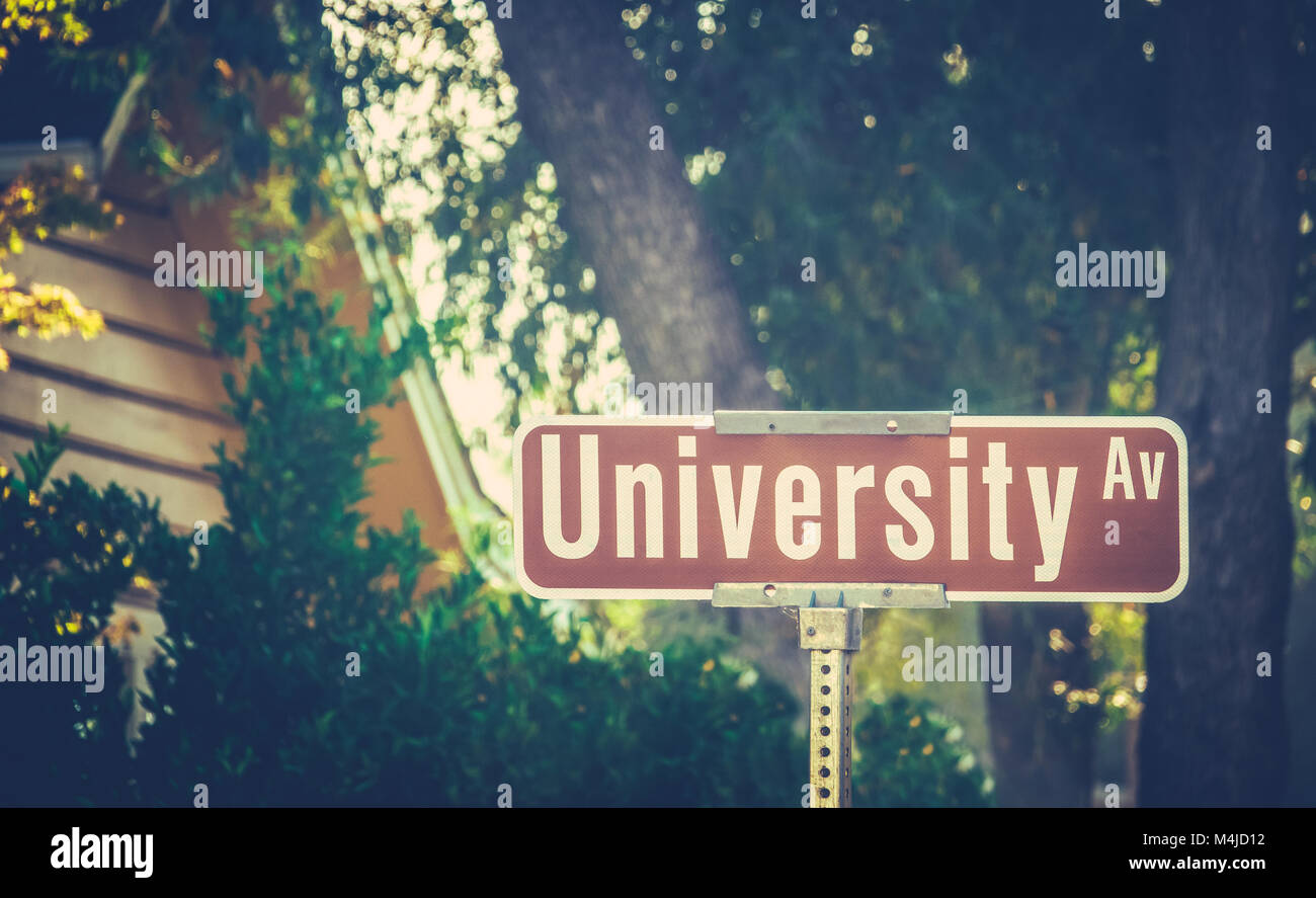 Universität Ave Zeichen Stockfoto