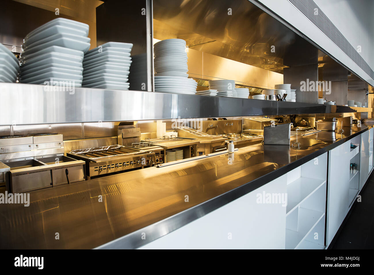 Professionelle Küche, Aussicht Zähler in Stahl Stockfoto