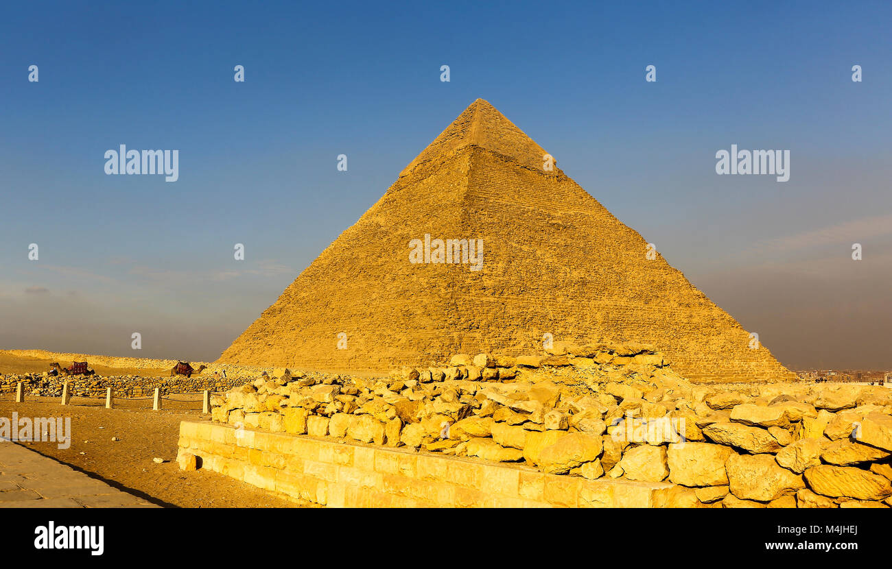 Die Große Pyramide von Gizeh oder der Pyramide des Cheops, Pyramiden, Giza, Ägypten, Nordafrika Stockfoto