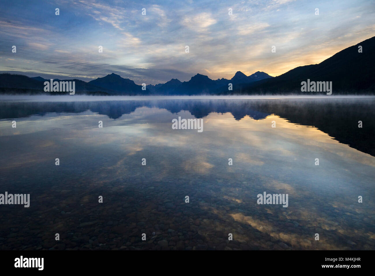 Lake McDonald - Geisterstunde. Stockfoto