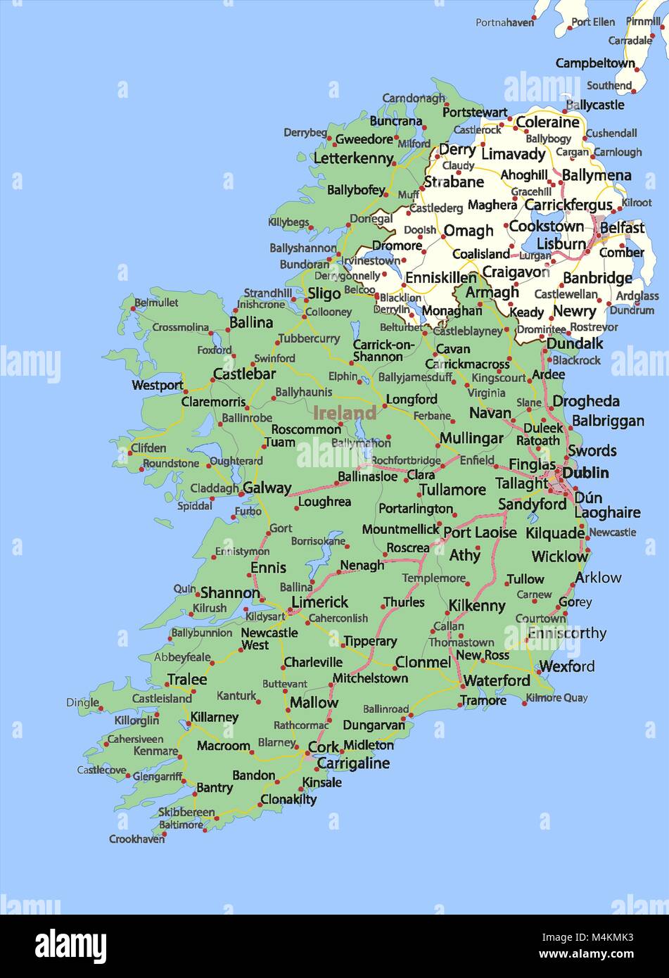 Karte von Irland. Zeigt die Ländergrenzen, städtischen Gebieten, Ortsnamen und Straßen. Beschriftungen in Englisch, wo dies möglich ist. Projektion: Mercator. Stock Vektor