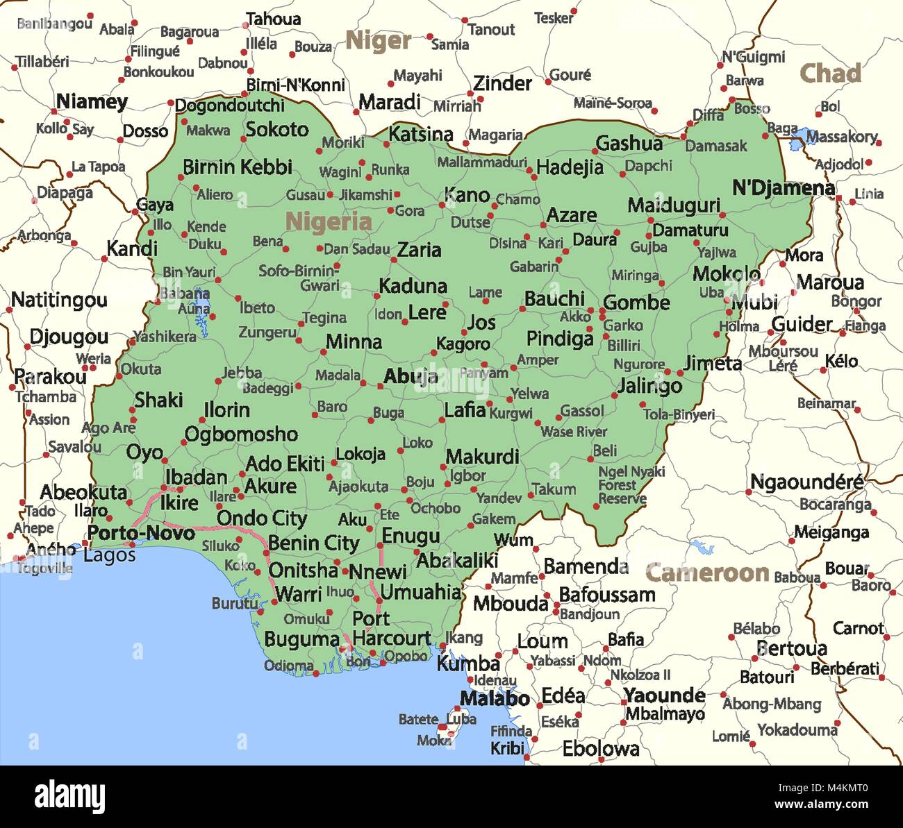 Karte von Nigeria. Zeigt die Ländergrenzen, Ortsnamen und Straßen. Beschriftungen in Englisch, wo dies möglich ist. Projektion: Mercator. Stock Vektor