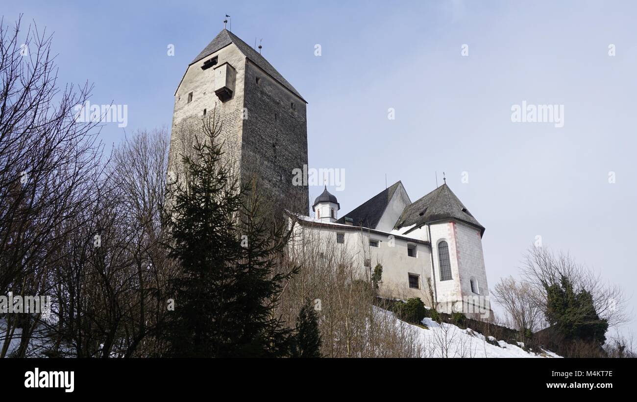 Schwaz - Tirol Österreich Burg Freundsberg in der Nähe von Innsbruck im Winter Stockfoto